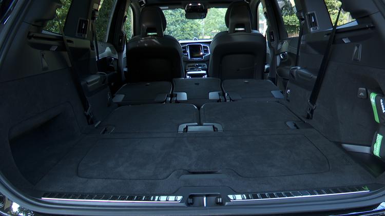 VOLVO XC90 ESTATE 2.0 T8 PHEV Plus Edition Dark 5dr AWD Geartronic